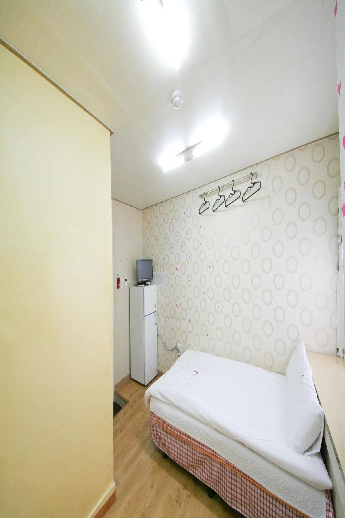 Apartment Myeongdong Stella House
